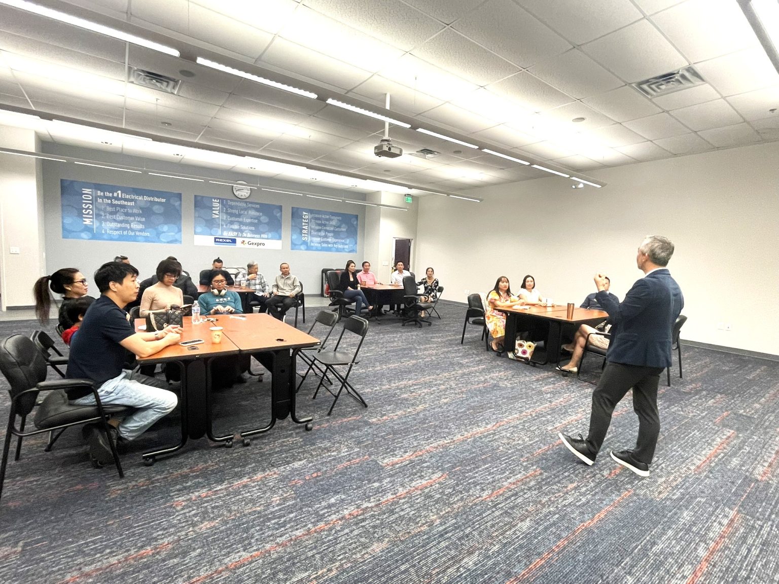 Lotus Club entrepreneur training group